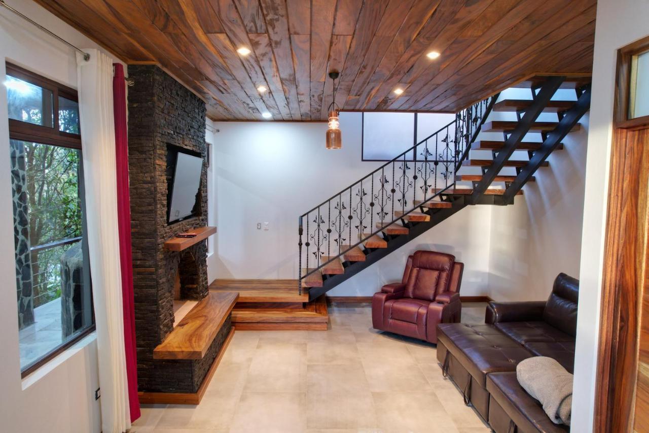 Cougar Villa