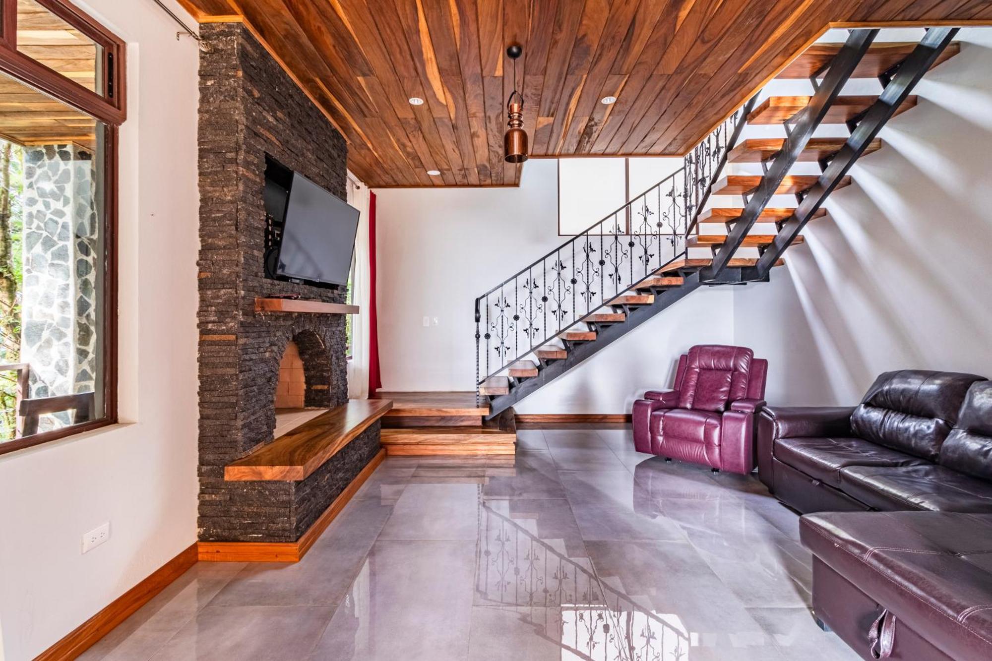 Villa Cougar